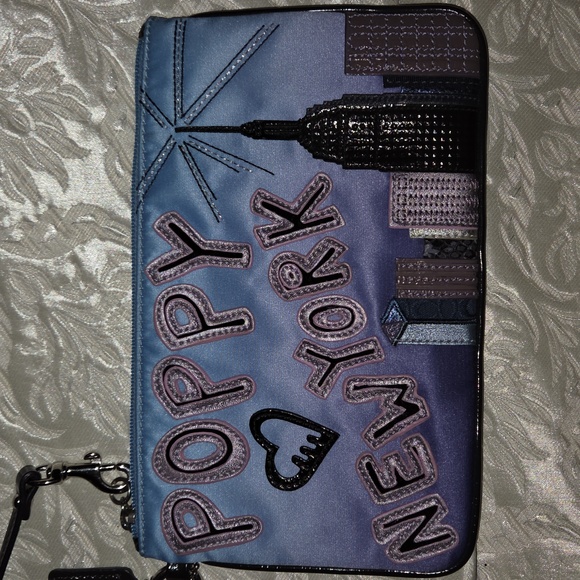 Coach 2Pc Poppy Limited Edition New York City Tote + Wristlet - Picture 4 of 12